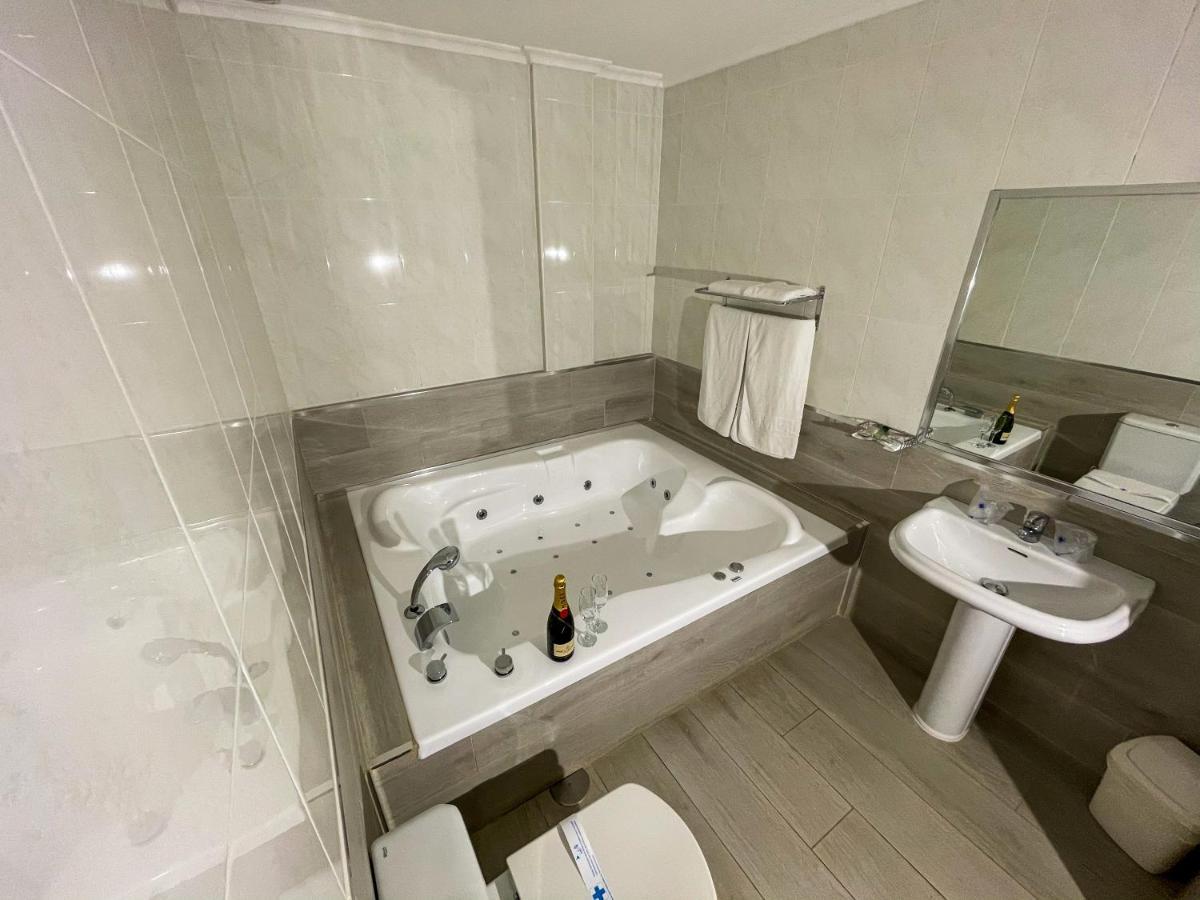 La Siesta Motel Villamarciel ภายนอก รูปภาพ